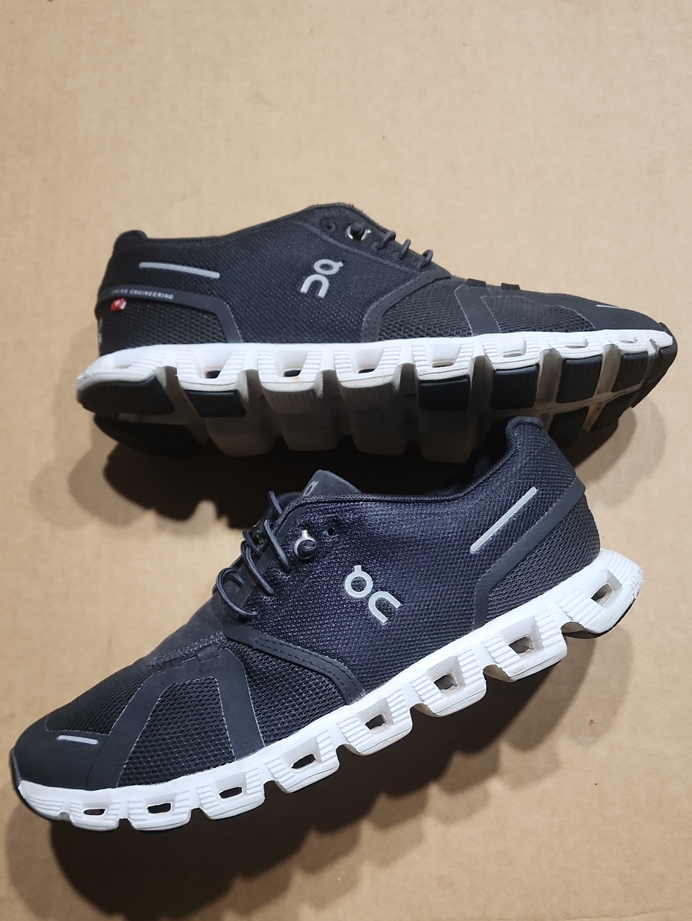 On Cloud Women's Sz 9 Active Running Shoes Trainers Black/White